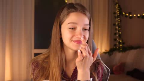 Kiki online show from October 10, 2025, 3:44 pm