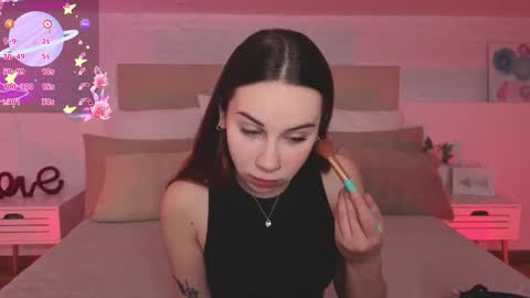 little_siin online show from December 18, 2025, 8:09 am