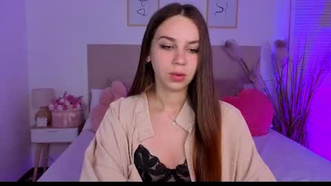 little_siin online show from June 19, 2026, 9:51 pm
