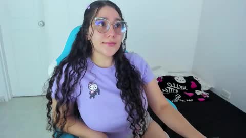 Snapshot of little_sparkles_0f_l0v3 chatting on November 26, 2025, 10:22 pm Laire online show from November 26, 2025, 10:22 pm