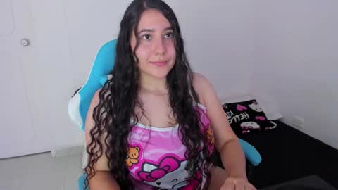 Snapshot of little_sparkles_0f_l0v3 chatting on December 1, 2025, 9:53 pm Laire online show from December 1, 2025, 9:53 pm