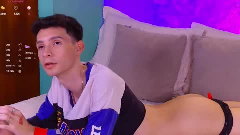 Snapshot of little_twiink chatting on September 26, 2025, 2:04 am Juan Ferrer online show from September 26, 2025, 2:04 am