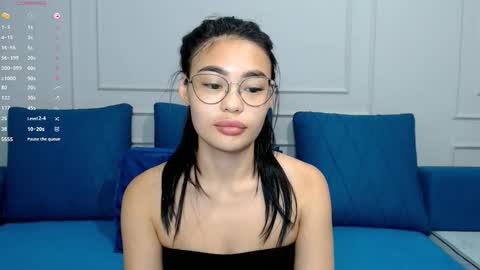 Snapshot of little_v1rgin_angel chatting on October 8, 2025, 2:25 pm Kwan online show from October 8, 2025, 2:25 pm