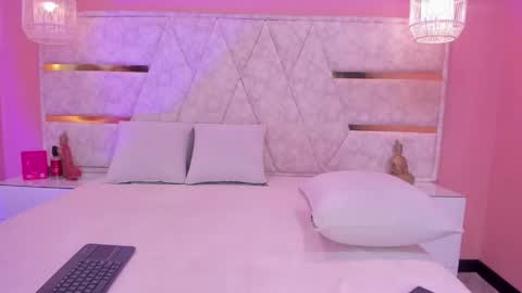 Snapshot of little_vel chatting on May 28, 2026, 8:17 pm Im your little Velinda online show from May 28, 2026, 8:17 pm