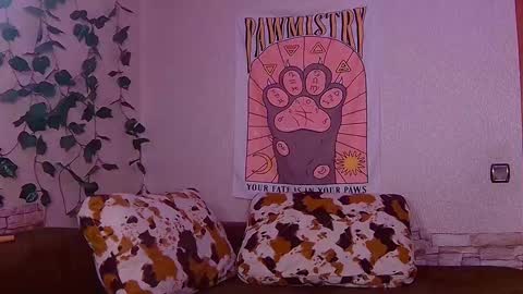 Snapshot of little_witch_sofia chatting on February 6, 2025, 6:46 pm Sofia online show from February 6, 2025, 6:46 pm