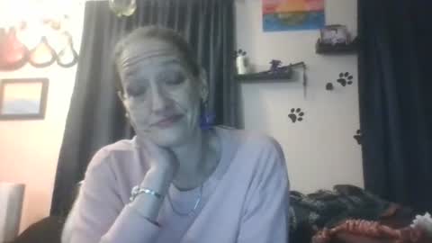 Snapshot of littlebigsquirt7945 chatting on December 23, 2025, 6:00 am Sady Jayne online show from December 23, 2025, 6:00 am