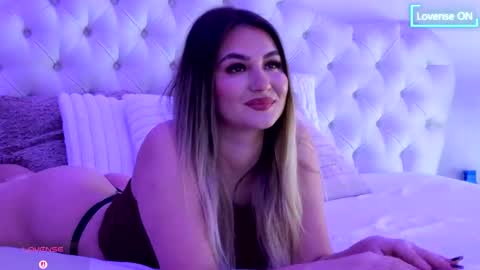 littleblondbunny online show from March 18, 2026, 6:27 am