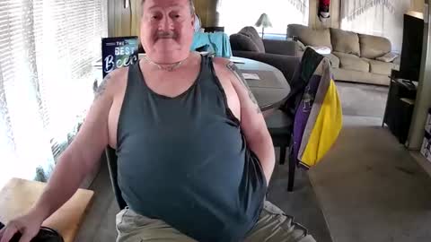 Snapshot of littled83057 chatting on November 19, 2025, 7:58 pm Littled83057 online show from November 19, 2025, 7:58 pm