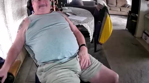 Snapshot of littled83057 chatting on December 13, 2025, 7:53 pm Littled83057 online show from December 13, 2025, 7:53 pm