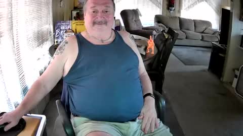 Snapshot of littled83057 chatting on July 10, 2026, 6:21 pm Littled83057 online show from July 10, 2026, 6:21 pm