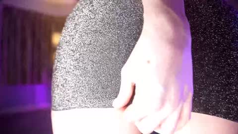 Snapshot of littlee33 chatting on December 31, 2024, 9:28 pm Emily Hill online show from December 31, 2024, 9:28 pm