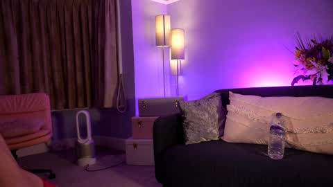 Snapshot of littlee33 chatting on January 13, 2025, 9:20 pm Emily Hill online show from January 13, 2025, 9:20 pm