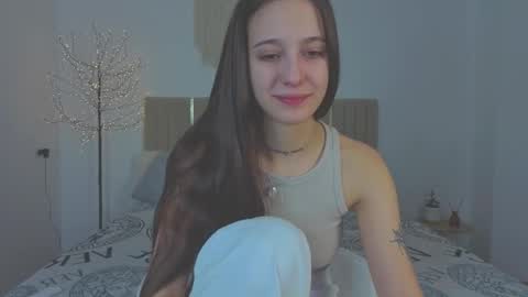 Lana online show from December 5, 2025, 7:50 am