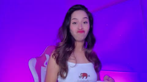 Snapshot of littlee_emma_ chatting on February 6, 2026, 3:33 am littlee_emma_ online show from February 6, 2026, 3:33 am