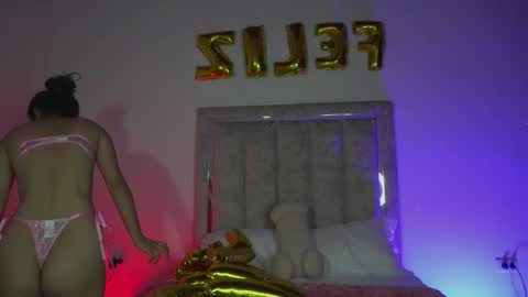 Snapshot of littlee_emma_ chatting on February 22, 2026, 4:02 am littlee_emma_ online show from February 22, 2026, 4:02 am