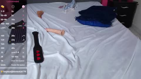 Snapshot of littlekloe_ chatting on December 17, 2024, 11:59 pm Litllekloe online show from December 17, 2024, 11:59 pm