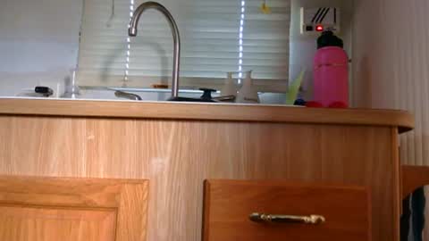 littleleo_96 online show from November 20, 2025, 5:45 pm