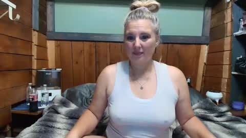lisanixs online show from May 28, 2026, 3:53 pm