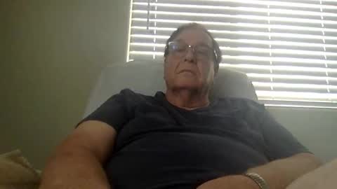 Snapshot of littlemaff chatting on November 3, 2025, 5:03 pm Maff online show from November 3, 2025, 5:03 pm