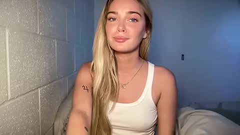 Marciabrady online show from February 12, 2025, 9:01 pm