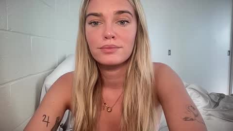 Marciabrady online show from February 14, 2025, 2:07 am