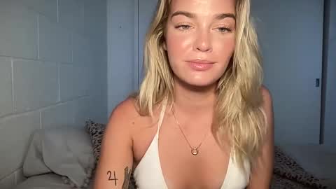 Marciabrady online show from March 3, 2025, 7:49 pm