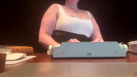 littlemissmee online show from March 9, 2026, 7:34 am