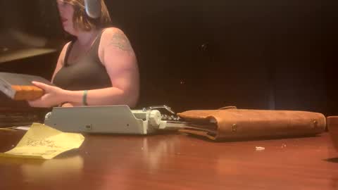 littlemissmee online show from March 23, 2026, 6:06 am