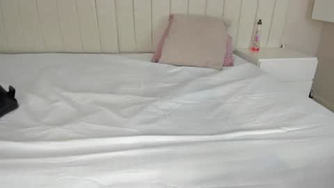 im olivia IG littleolivia01 online show from February 3, 2025, 1:19 pm