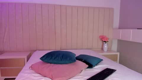 Snapshot of littleoliviia_ chatting on March 11, 2026, 2:01 pm im olivia IG littleolivia01 online show from March 11, 2026, 2:01 pm