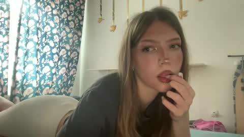 Snapshot of littleprincess3000 chatting on July 13, 2026, 1:25 pm littleprincess3000 online show from July 13, 2026, 1:25 pm