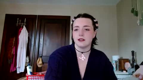 Snapshot of littlestpuppet chatting on April 1, 2026, 5:32 pm Kori online show from April 1, 2026, 5:32 pm