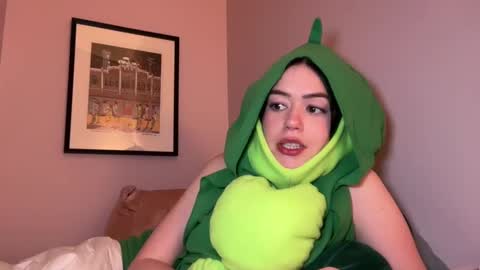 Snapshot of littlesugarpea chatting on January 9, 2025, 2:43 am Little Sugar Pea  online show from January 9, 2025, 2:43 am