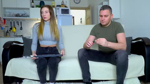 Little Tifany online show from December 4, 2025, 11:19 am