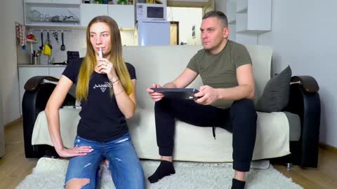 Little Tifany online show from December 16, 2025, 11:37 am