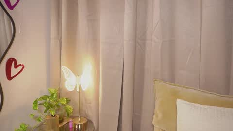 littletammy_ online show from March 8, 2026, 4:55 pm