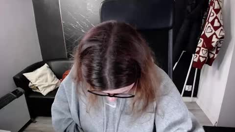 Snapshot of littleviki_ chatting on December 5, 2025, 9:51 am Viki online show from December 5, 2025, 9:51 am