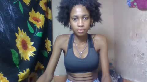 Snapshot of littleyanah chatting on February 6, 2026, 4:17 am yanah online show from February 6, 2026, 4:17 am