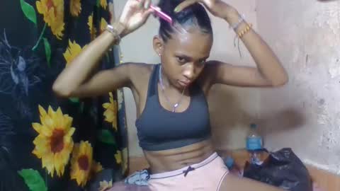 Snapshot of littleyanah chatting on February 8, 2026, 7:34 am yanah online show from February 8, 2026, 7:34 am