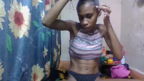 Snapshot of littleyanah chatting on February 25, 2026, 6:12 am yanah online show from February 25, 2026, 6:12 am