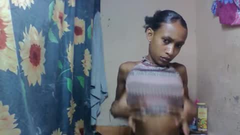 Snapshot of littleyanah chatting on March 5, 2026, 8:54 am yanah online show from March 5, 2026, 8:54 am