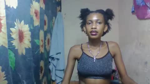 Snapshot of littleyanah chatting on March 8, 2026, 5:06 pm yanah online show from March 8, 2026, 5:06 pm