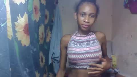Snapshot of littleyanah chatting on March 10, 2026, 8:25 pm yanah online show from March 10, 2026, 8:25 pm