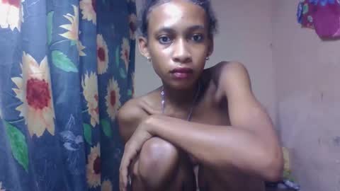 Snapshot of littleyanah chatting on March 14, 2026, 1:44 am yanah online show from March 14, 2026, 1:44 am