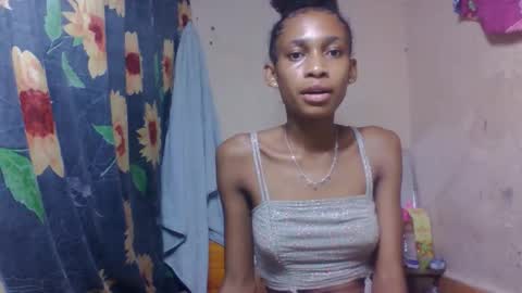 Snapshot of littleyanah chatting on March 16, 2026, 7:29 pm yanah online show from March 16, 2026, 7:29 pm