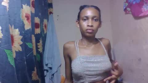 Snapshot of littleyanah chatting on March 18, 2026, 10:02 pm yanah online show from March 18, 2026, 10:02 pm