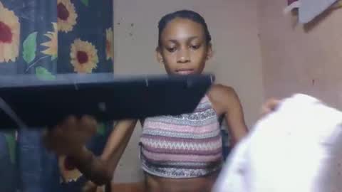 Snapshot of littleyanah chatting on April 13, 2026, 3:45 am yanah online show from April 13, 2026, 3:45 am