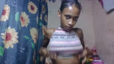 Snapshot of littleyanah chatting on April 14, 2026, 5:46 am yanah online show from April 14, 2026, 5:46 am