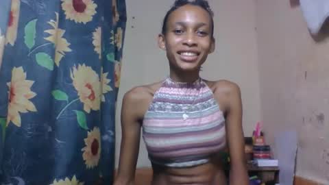 Snapshot of littleyanah chatting on April 14, 2026, 5:52 pm yanah online show from April 14, 2026, 5:52 pm