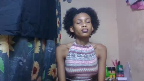 Snapshot of littleyanah chatting on April 15, 2026, 6:15 pm yanah online show from April 15, 2026, 6:15 pm